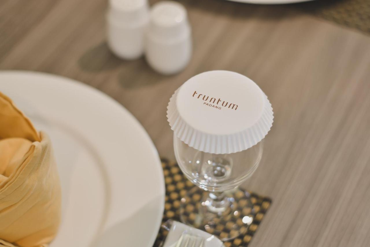 Truntum Padang Hotel Eksteriør billede